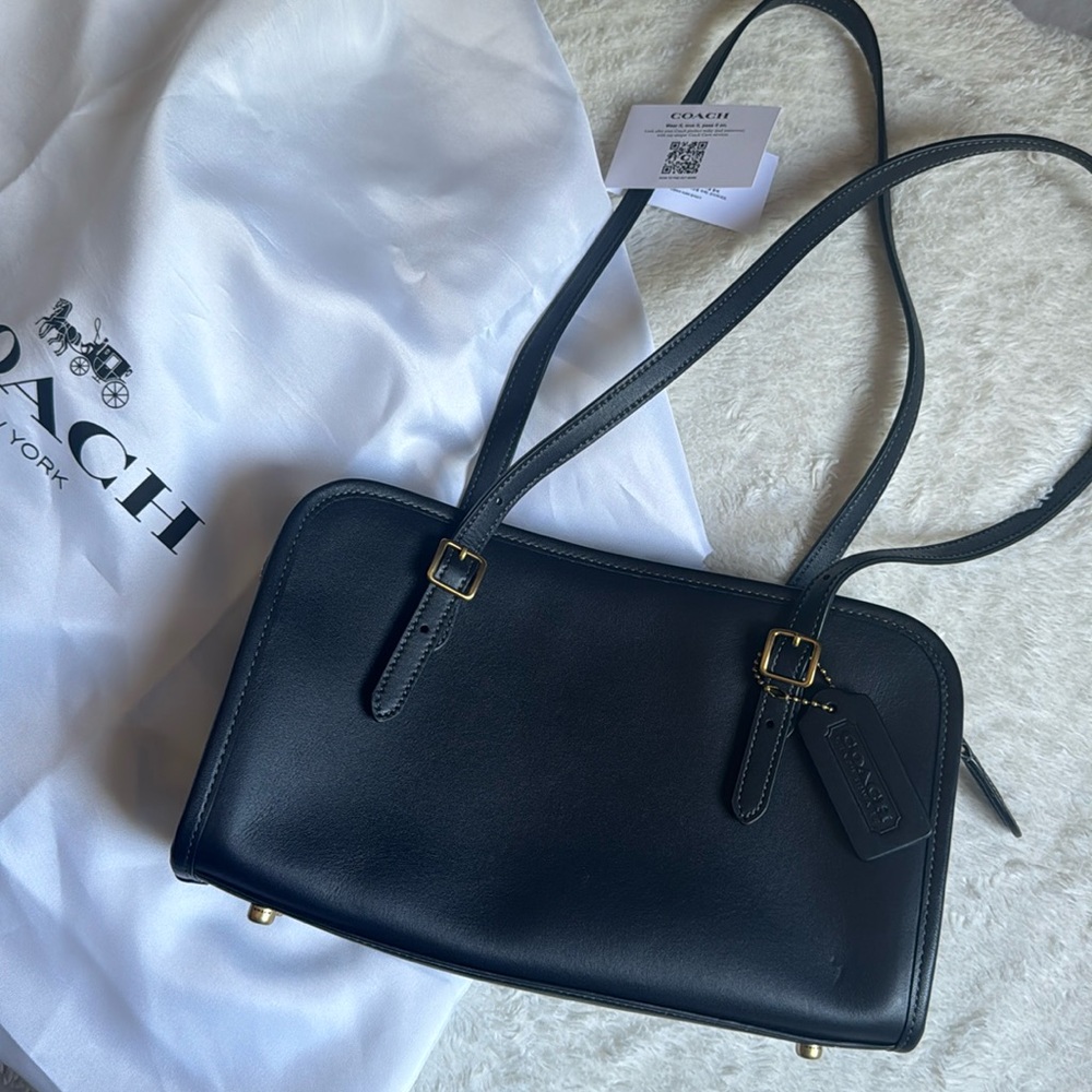 Coach swing zip handbag